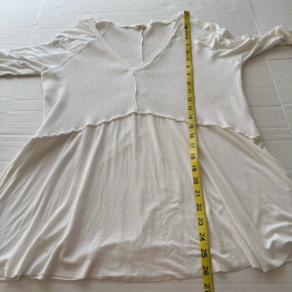 POL V-neck Ribbed Flowy Top - Picture 15 of 16